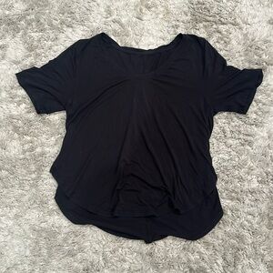 Black lululemon flowy t shirt